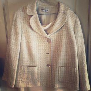 Jones New York winter white jacket/skirt suit